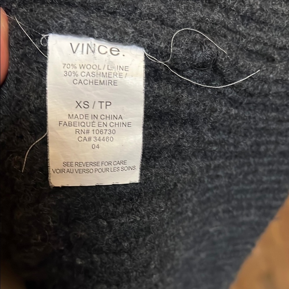 Vince. Cashmere and wool blend chunky charcoal gray cardigan with pockets XS - Picture 8 of 9